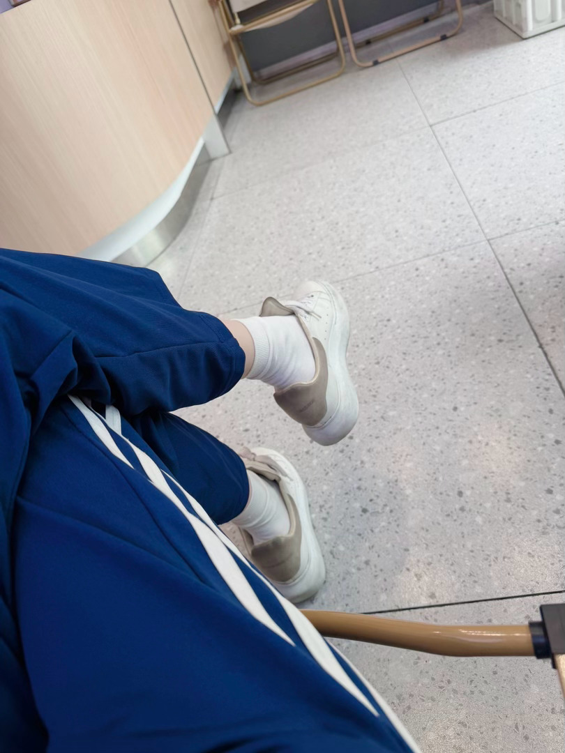 服了一晚没睡又出门了[苦涩][苦涩] ​​​