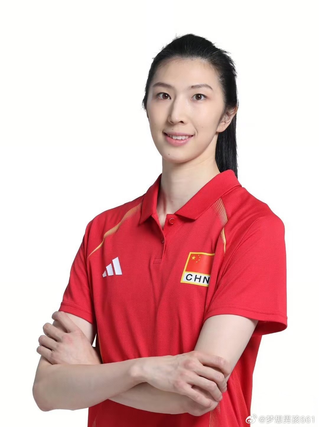 中国排协刚刚结束世联赛征程的中国女排迎来了一个好消息，主力核心，精神领...