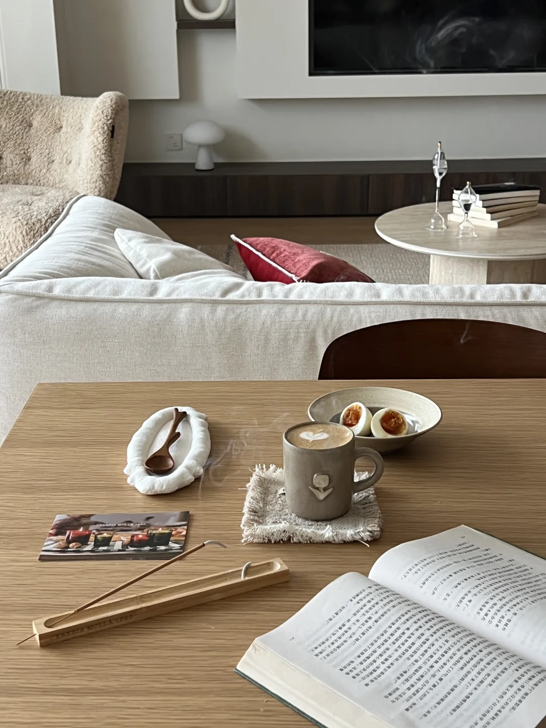 阴天清晨，燃一支香