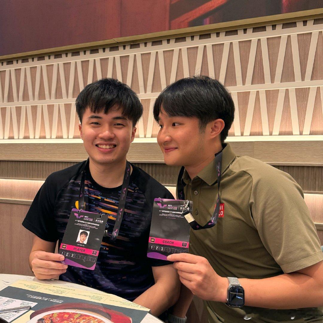 “投比加油
这些年什么都变了
不变的是你拍照依旧只露出标准的八颗牙齿
#WTT澳门冠军赛2026# 林昀儒”
（cr:陈孝承） ​