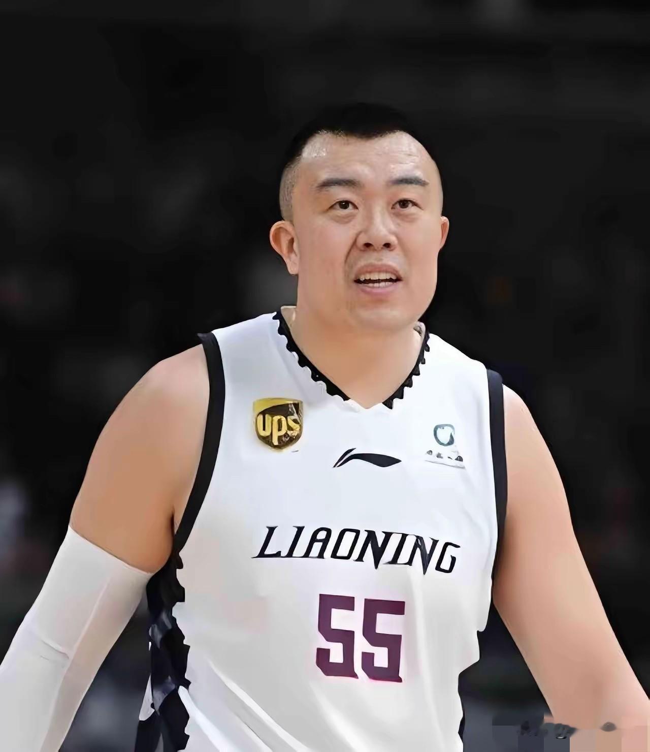 韩德君错失人才！

近期，有辽宁媒体人透露：史铭宇已经签约浙江广厦男篮！后者表示将全力以赴培养这位辽宁小将，双方目前已经签订相关的协议合同。

一个15岁、身高两米出头、单场抢下24个篮板的内线苗子，辽宁说不要，就真不要了。

史铭宇不是普通球员。2025到2026赛季U15联赛，他对阵山东U15砍