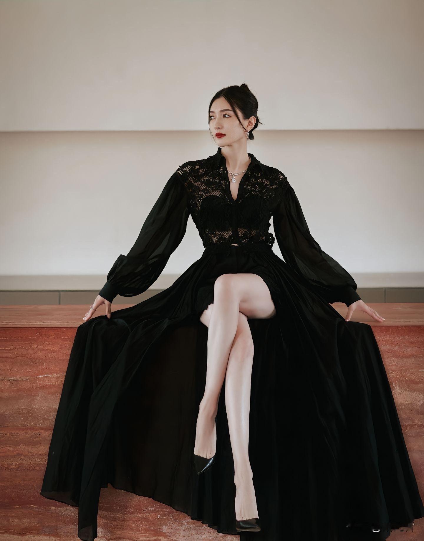 江疏影 腿精本精！这大长腿又长又直，身材比例太顶了🔥 姐姐的腿不是腿...