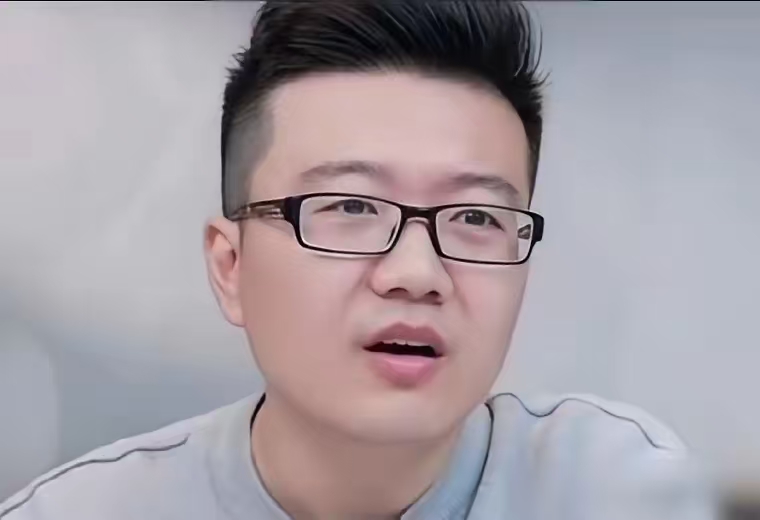 莱维太敢说了，
直言：
王楚钦大概率是不会打男双了，

原因很简单，
大胖估计是抗不到洛奥了，
没有了核心搭档，
王楚钦也不可能跟其他人再去磨合，

另外一个原因，
为了确保单打和混双，
王楚钦很有可能身兼三项，
如果再去兼项男双，
即便体能跟得上，
结果也不会好到哪去，

那么空出来的男双，
会不