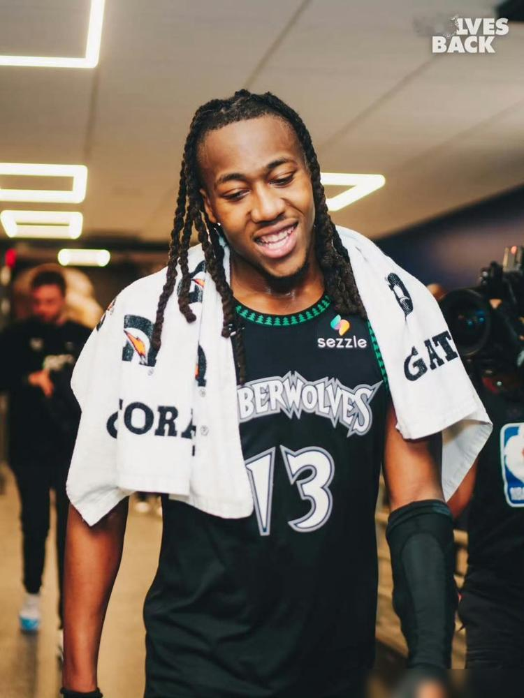 看完多森姆这43分，我真想抽自己一巴掌，当初怎么就没把他换来？ 爱德...