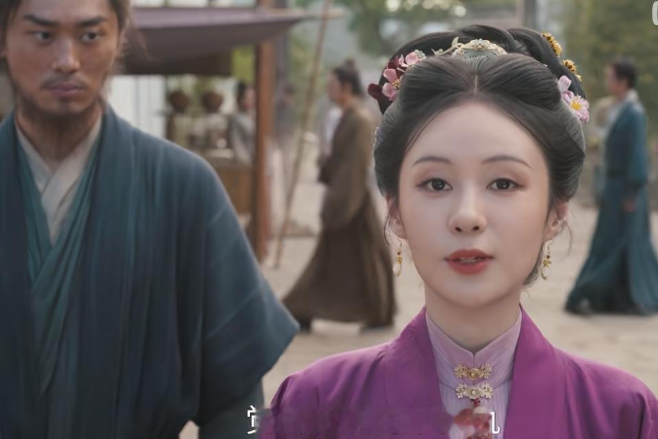 《兰香如故》第44集预告，袁绍辉下线！杜翠雀假扮男子绑了林绣芄，幸得谢昭相救，谢昭画出三个匪徒的画像，兰香认出其中一人就是杜翠雀。

回到金陵后，兰香开了泽织坊，甘棠是掌柜，绣芄在织坊记账，这天绣芄和彭嫂子去城外验收机器时，遇见了匪徒，他们杀了车夫，二人被绑到芦苇荡。

绣芄把米团子和铜钱做成沙包扔