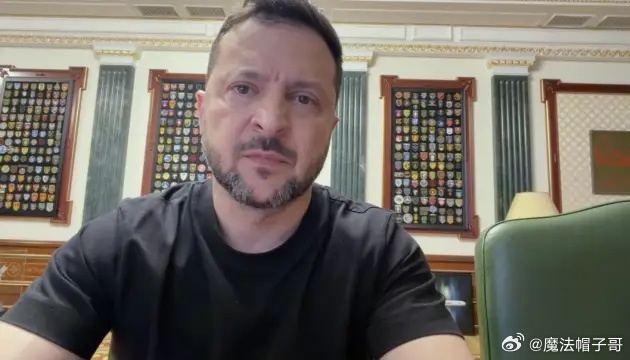 俄罗斯下手太狠！俄乌冲突打法彻底无底线，对等报复彻底打响

俄乌冲突拉锯四年有余，战局早已脱离常规战场博弈，双方打击尺度持续升级、底线不断失守。8月下旬以来，俄乌互相发起针对对方纵深腹地的高强度袭击，平民伤亡、民用设施被毁惨剧接连上演，冲突彻底进入无差别对等报复阶段，局势惨烈程度再 ​