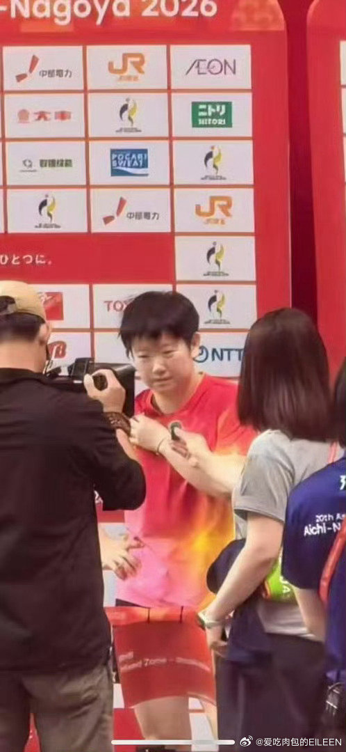 #王楚钦孙颖莎林诗栋梁靖崑均伤病#三个男运动员都能伤退比赛或者调整项目，只有孙颖莎伤病了比赛不能退，项目也不给调整[二哈][二哈][二哈] ​