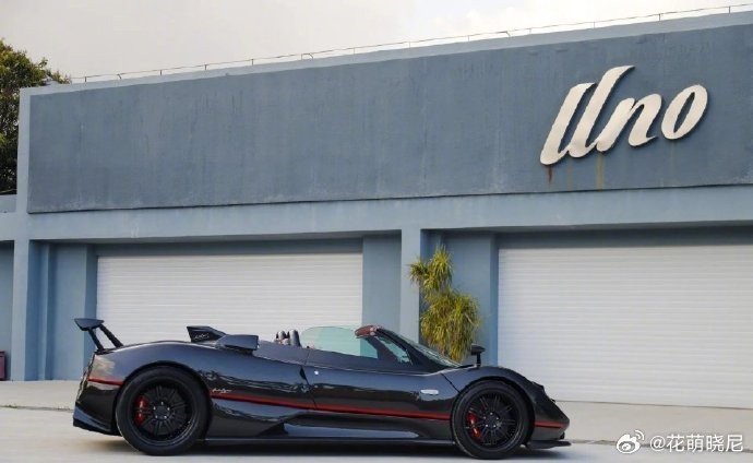 Pagani Zonda F Roadster以其无可挑剔的优雅征服了世界。每一道曲线都散发着美感，每一个细节都彰显着精密。它不仅是速度与豪情的象征，更是艺术与工艺的完美结合。选择Pagani Zonda F Roadster，就是选择无与伦比的美丽和力量。 ​​​