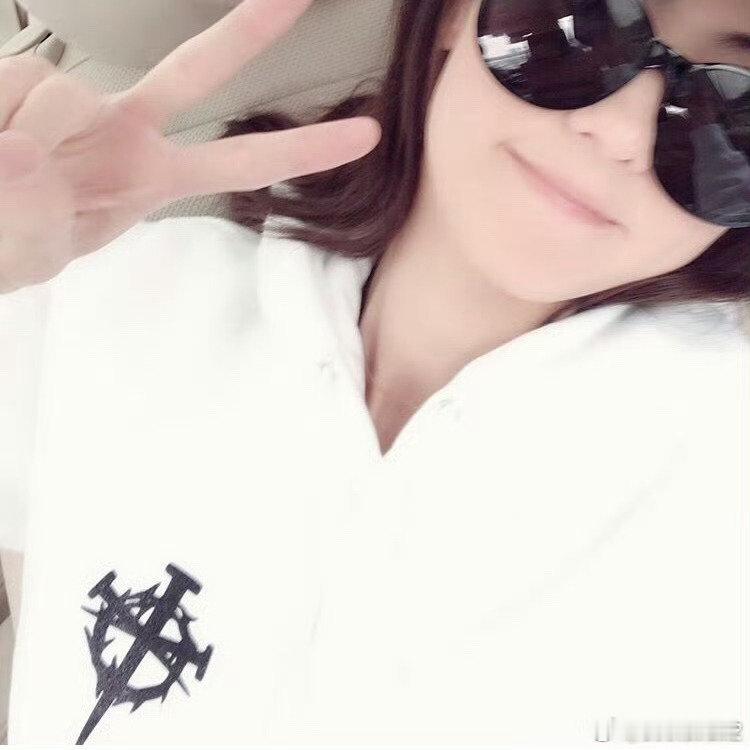 #张柏芝[超话]# 

一只可爱兔兔 ​