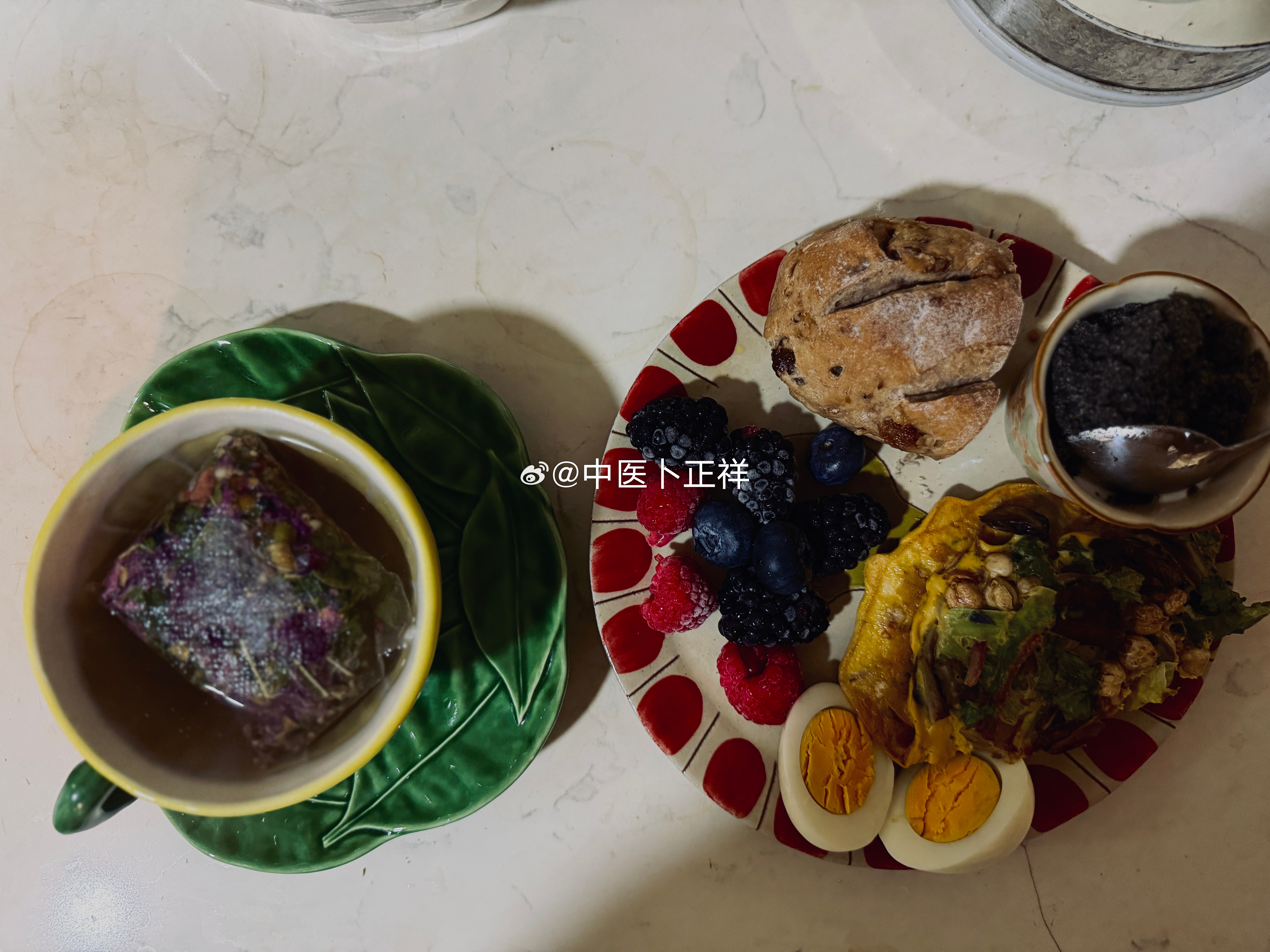 Good morning!今天不用上班，可以休息一下，昨天太累了[泪奔]大家国庆第二天，继续快乐[锦鲤附体] ​​​