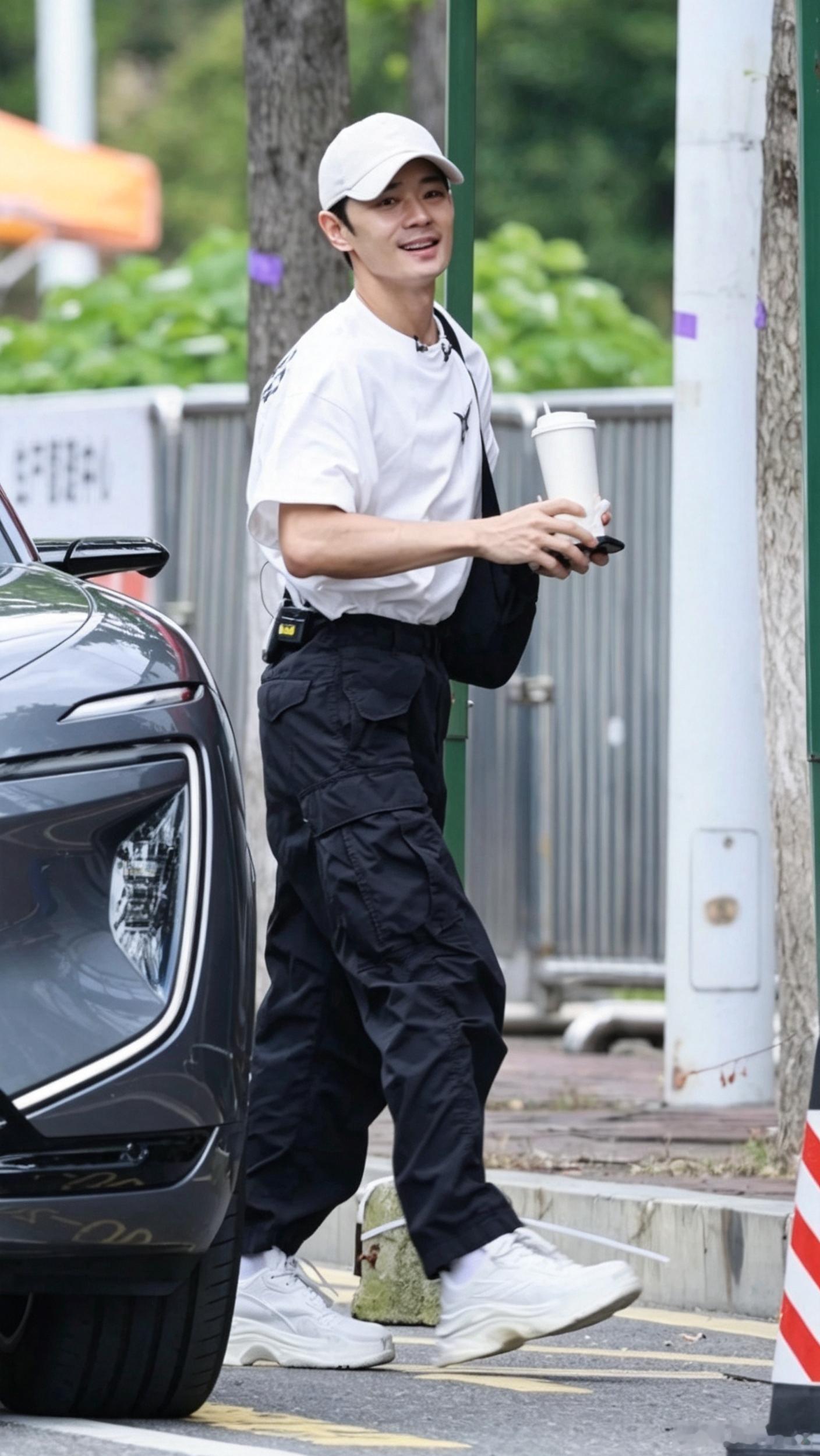 哥哥们开始上班啦，新一天的训练开始，哥哥们加油✊！#披荆斩棘[超话]##披荆斩棘##披荆斩棘2026##王传君披荆斩棘打工人状态# ​