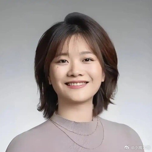 #罗福莉31岁登顶小米最高职级# 罗福莉晋升至小米22级，这已是其职级体系的天花板，再往上主要是职务调整。晋升背后速度惊人：从2025年11月官宣加入小米到此次晋升，仅用了约10个月。实权在握：作为大模型团队负责人，她带领的MiMo团队负责基础模型能力，是小米AI的“大脑”。成果支撑：晋升当天，MiMo ​