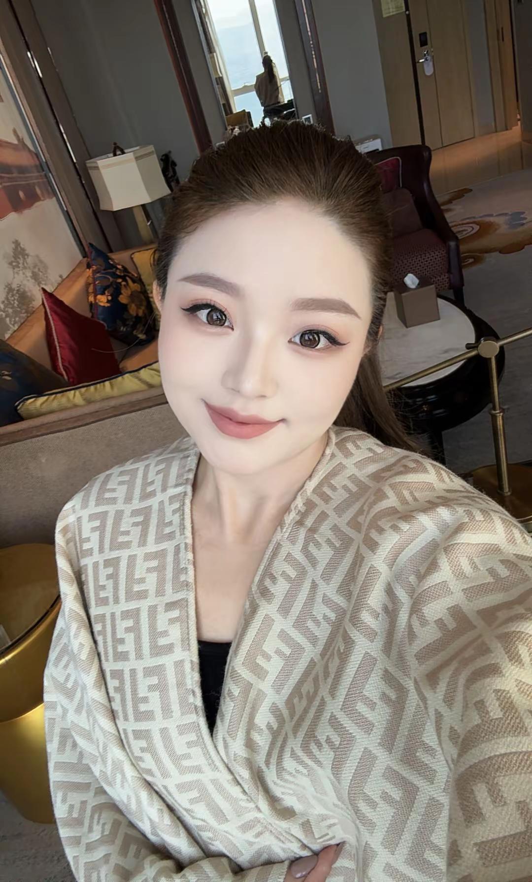 <p>气质女人 <!--{img:0}--></p><img src=...