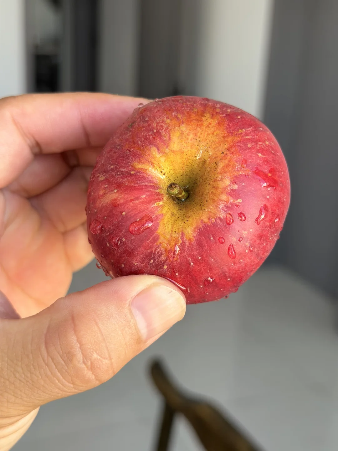 原生态的脆甜小苹果，16.8一箱，小朋友很爱吃