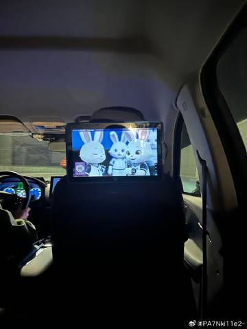 我朋友发我的我笑尿了