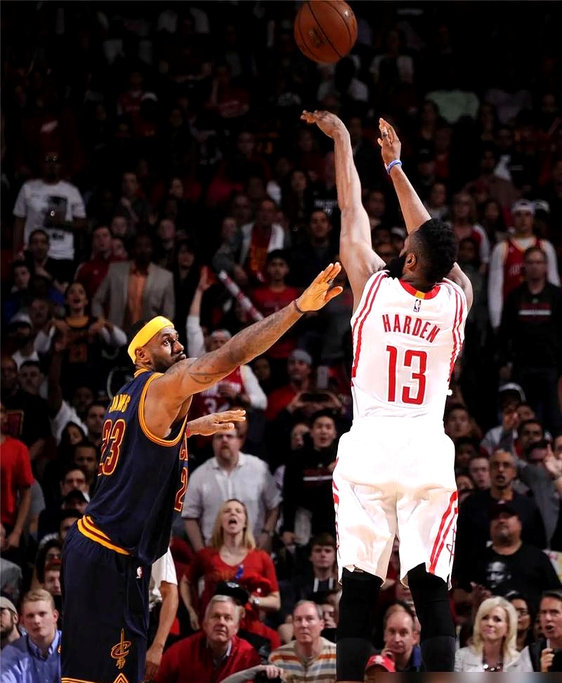 哈登在76人到底冤不冤？    他拿了助攻王，教练里弗斯却说他多得分会...