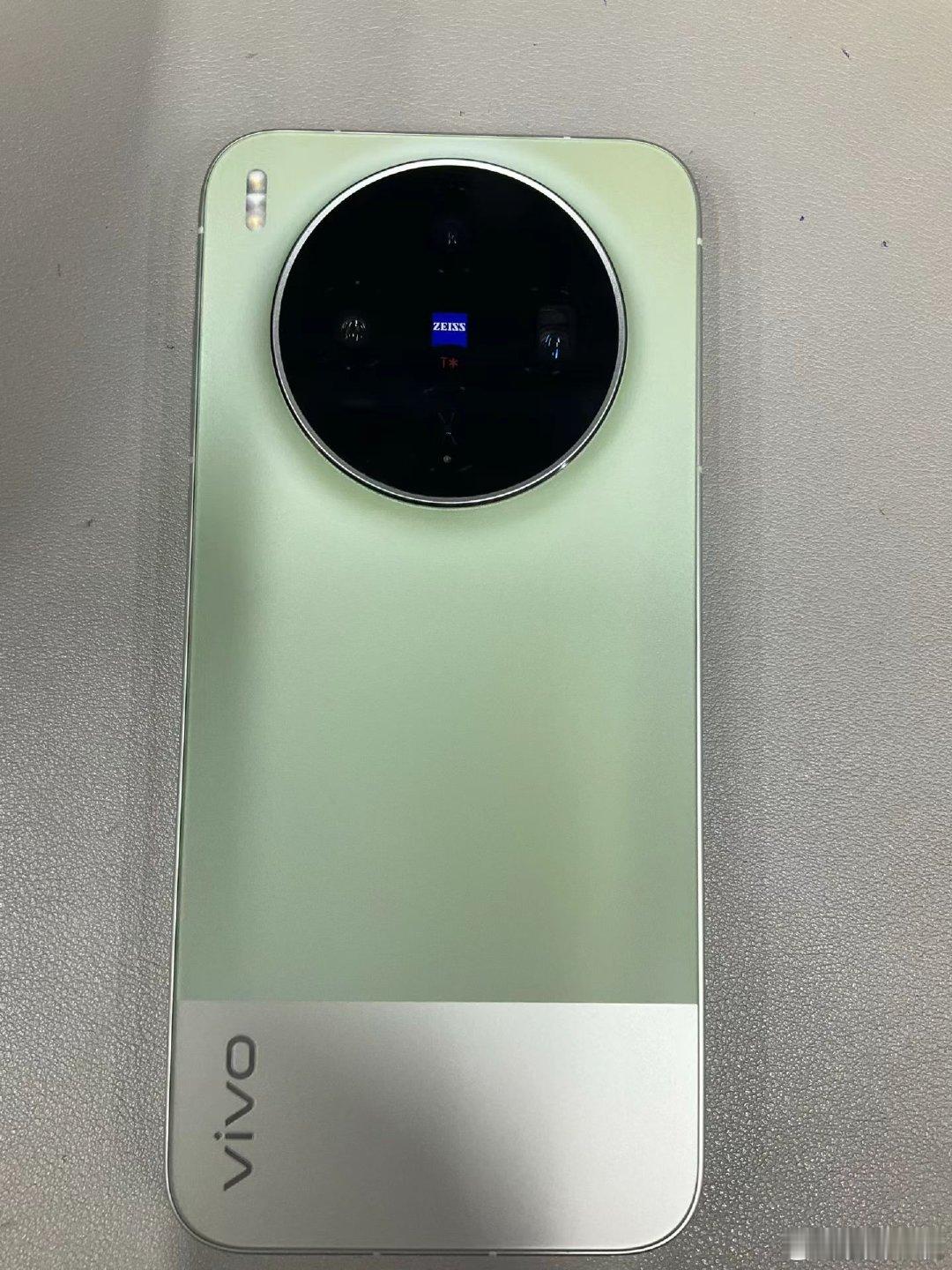 VIVO X300S 12+256G
电池效率99 成色98新 在保27/05/13
3550 ​