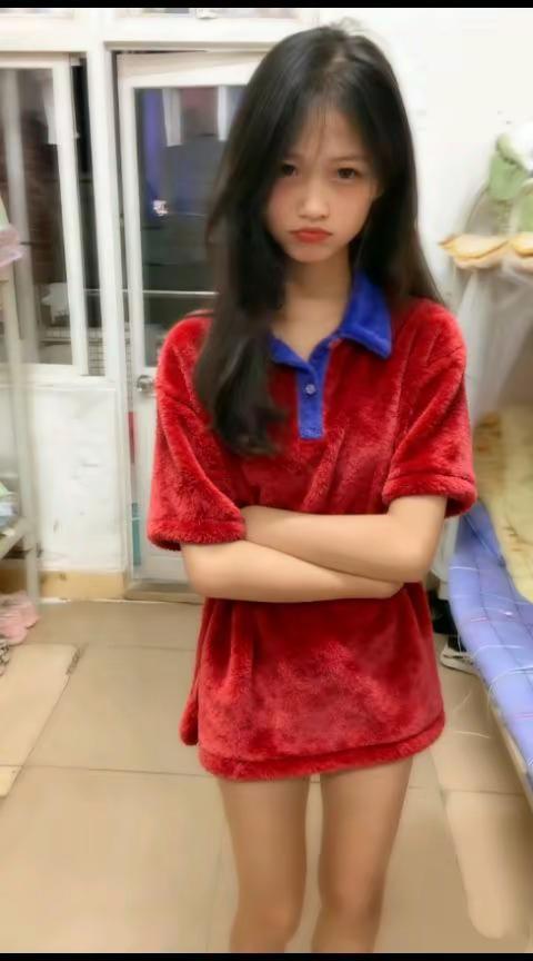 <p>甜美女孩 <!--{img:0}--></p><img src=...