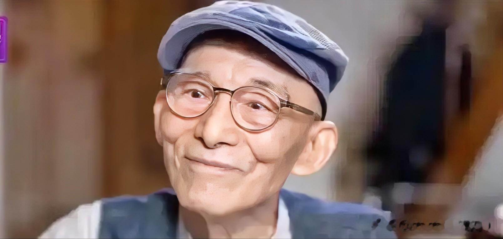 93岁的游本昌老师走了，带走了那个“鞋儿破、帽儿破”的济公，也带走了一个时代的艺术风骨。

最让人唏嘘的，不是他演了多少经典，而是他那股子“重情重义”的劲儿。妻子杨慧华患癌那四年，他正当红，却能说退就退，守在病床前寸步不离。那种把名利看得比草还轻的决绝，现在的流量明星里，还能找出几个？


他不光是