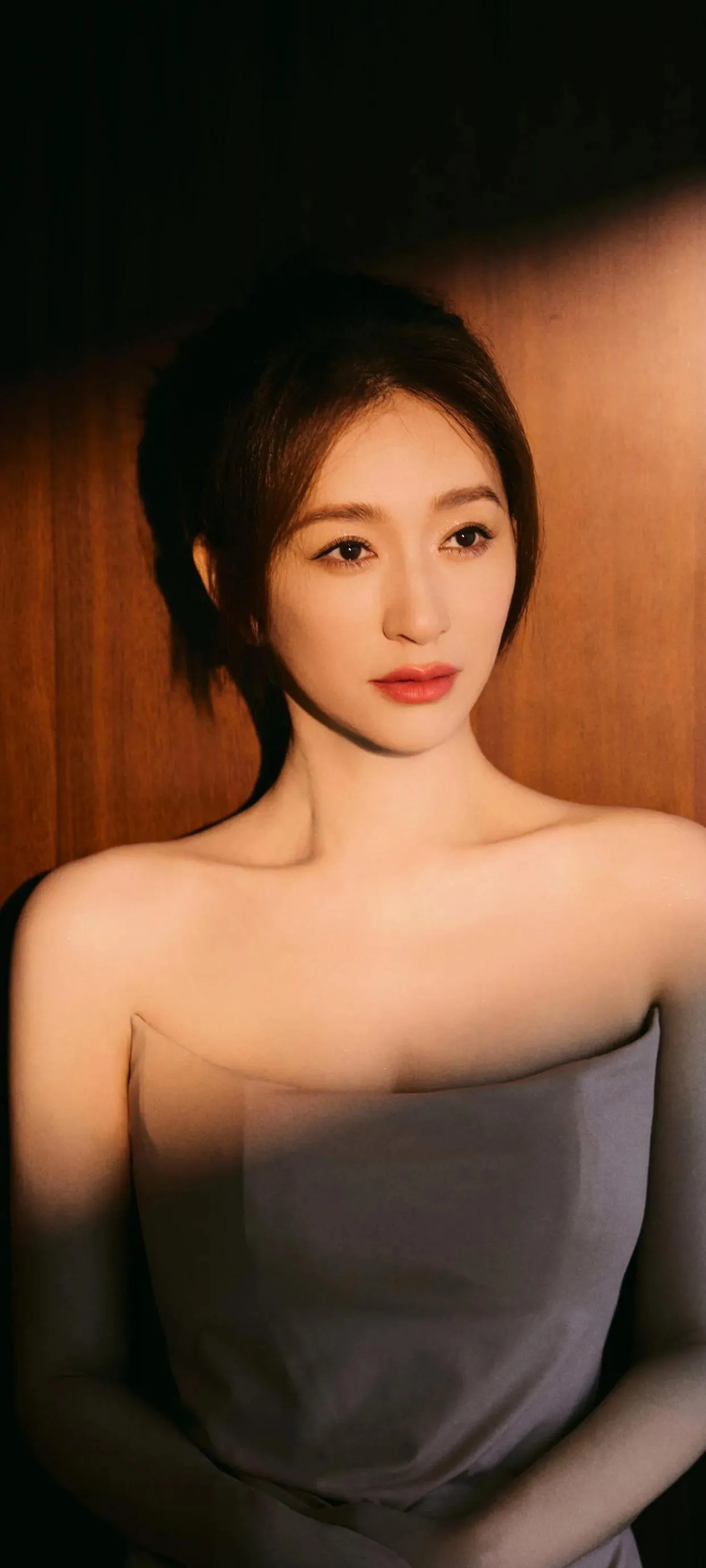 <p>性感翘臀完美身材 气质女明星 明星礼服写真 丰满身材女神 性感女...