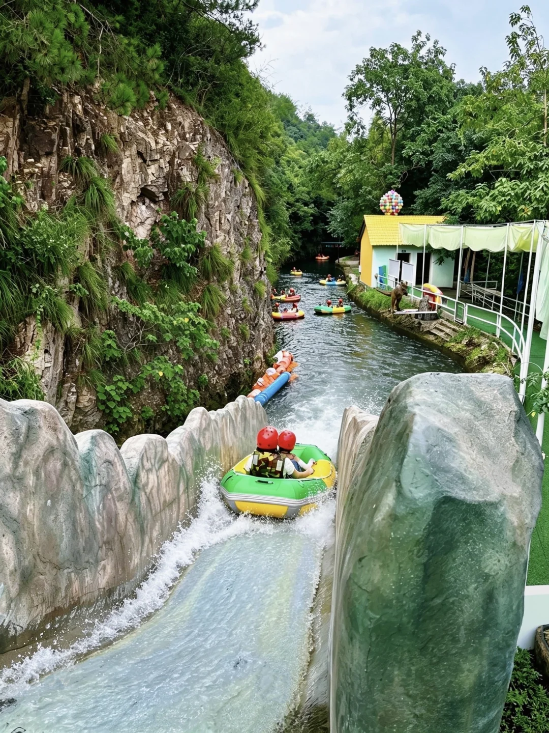 暑假玩水封神🎢金沙漂流简直是水上版过山车