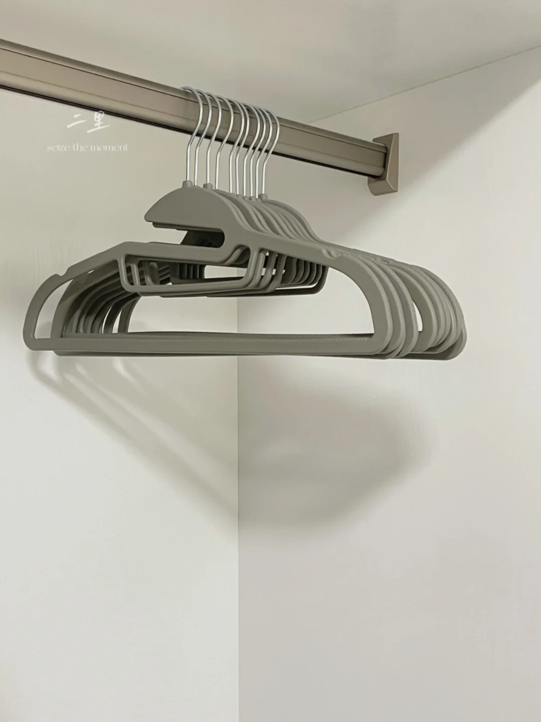精简衣橱 | 6款衣架使用感受和避雷经验