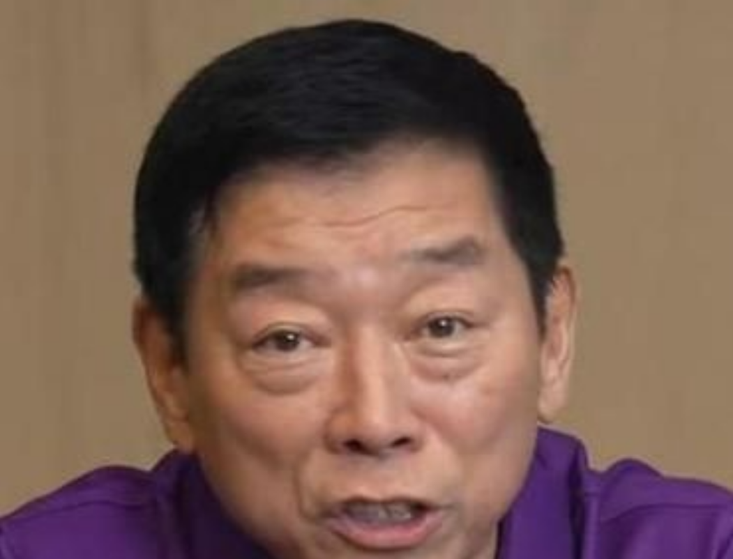 魏建军一句“长城不造速成车”，等于亲手给自己断了后路，从此再无犯错的余地！

长城汽车董事长魏建军亲自体验了升级后的试验场之后，高调地宣称长城36年来从没有做过“速成车”。这样的话，就等于把他自己以及整个长城都放在了全国人民的放大镜之下。

最牛的是他不仅敢说，而且说得非常绝，不留给自己任何回头的机