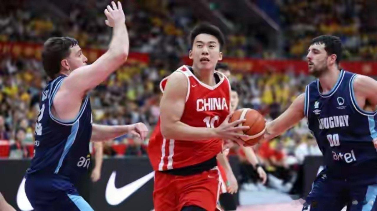 新民体育｜热身赛持续低迷！中国男篮的“最强暑期工”王俊杰到底怎么了？昨...