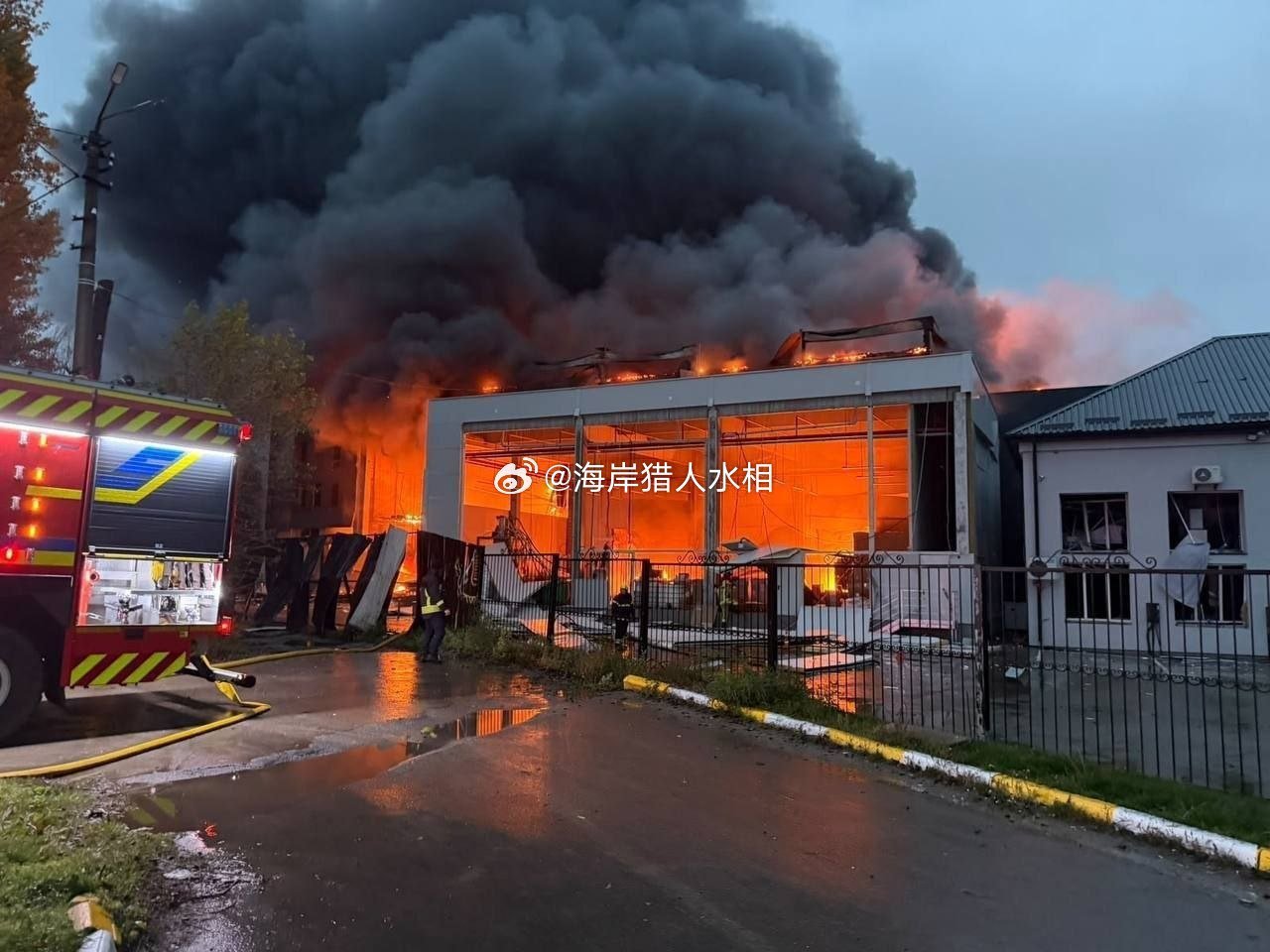 📺 位于基辅的最大数据中心“Datagroup”已完全被摧毁：该公司表示，它已无法继续运营。

欢迎加入:

#俄乌局势新进展##马克龙怒了##海岸猎人水相[超话]# ​