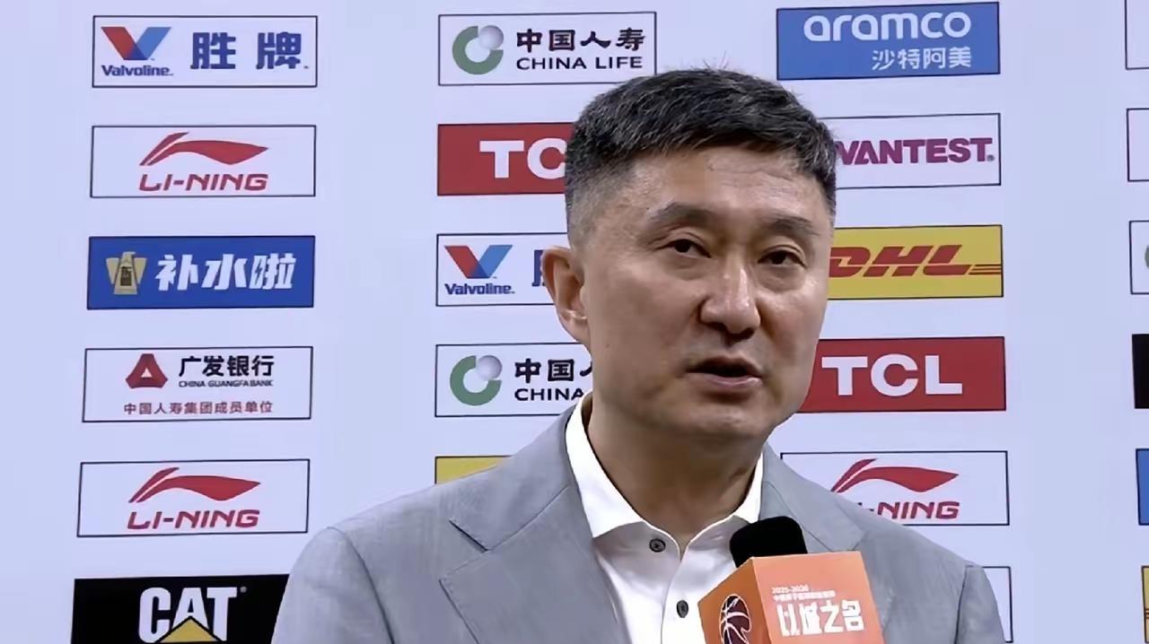 主动担责随着附加赛广东男篮76-93广州男篮杜锋赛后采访说了三句心里话...