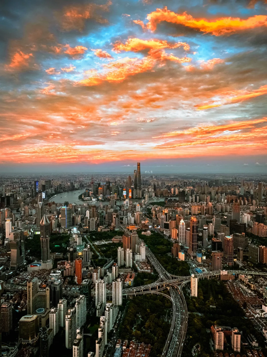 秋日首个世纪晚霞🌆8.31属于上海的浪漫天空