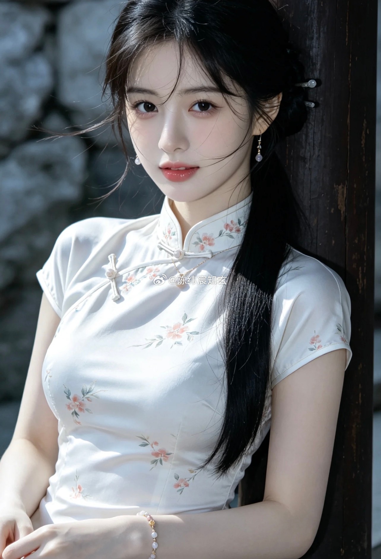 农历二月属鸡：春雷启智，锋芒藏则福自来很多人只知道属鸡的人精明要强，却忽略了出生月令，会彻底改变一个人的底色。同样是属鸡，生于寒冬与生于仲春，性情、机遇完全是两种模样。农历二月，春雷惊蛰，草木抽芽，天地间生机勃发，这个时节降生的属鸡人，自带春木生发之气，金得木疏，聪慧外露。你若是属鸡，或是身边有二月属鸡的亲友，读完这篇，便能看懂这份命格背后的天赋与心结。说到性格性情，二月属鸡最大的特点，就是心思通透，洞察力远超常人。普通人事后才看清人心，他们往往几句话、一个神态，就能读懂对方的真实想法。他们骨子里有金鸡报晓的正气，为人坦荡，不喜背后算计，待人真诚，愿意伸手帮身边的人。仲春之气赋予他们柔软，不像秋冬属鸡那般尖锐刻板，懂得换位思考。但短板也十分突出，卯酉相冲，内心很容易急躁。心里藏不住事，想到什么就想说出来，说话直爽，不懂迂回委婉，常常无心之言，却容易刺痛旁人。他们追求完美，对自己要求严苛，也会不自觉拿高标准要求身边人，一旦事情达不到预期，就容易焦虑内耗。表面看着自信洒脱，内心却格外在...