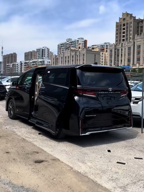 75万题全新26款威尔法！现车！中规！