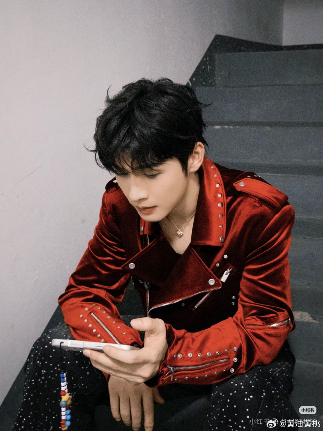 #张彬彬[超话]#【张彬彬超LIKE 30天打卡计划】 10.5
#张彬彬超LIKE30天打卡计划# zbb#张彬彬披荆斩棘#你的名字是我疲惫生活里的糖，是手机相册里舍不得删的珍藏。​​​