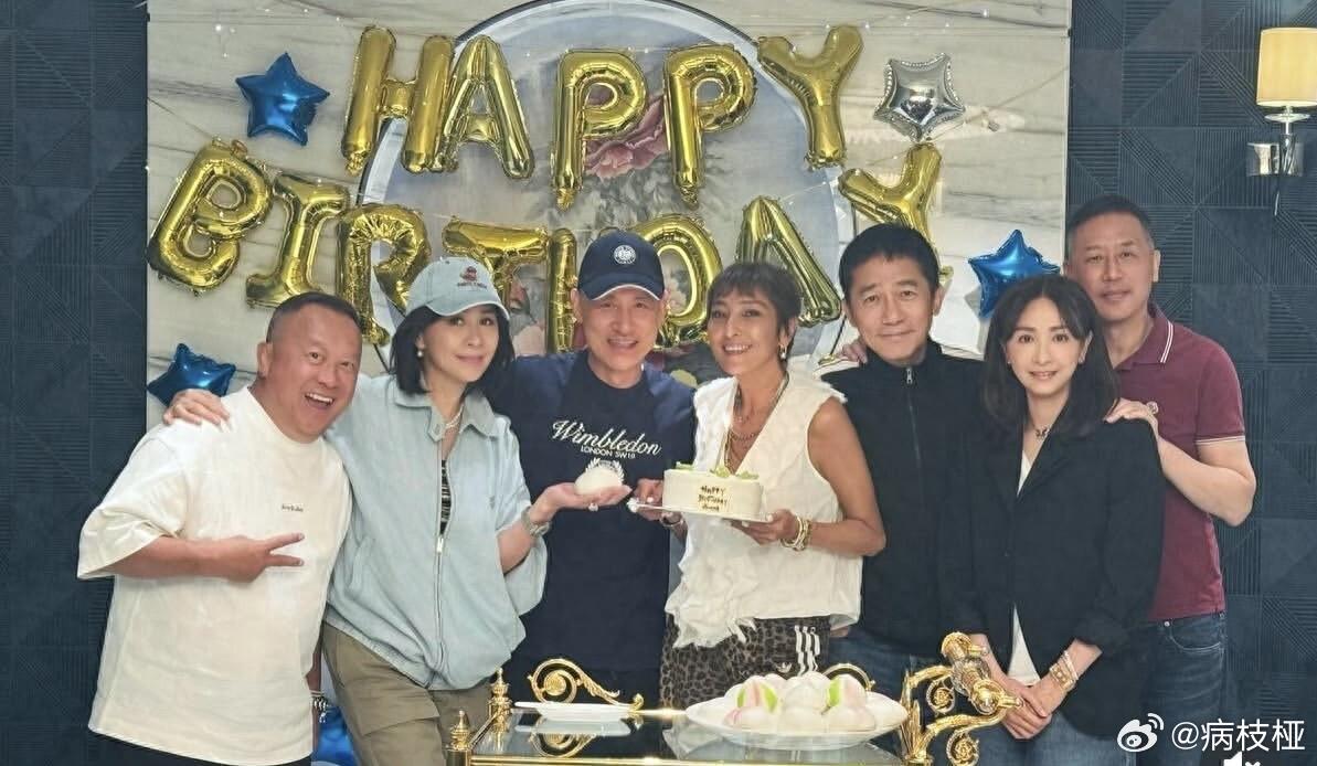 62岁退圈女星举办寿宴，吴启华携18岁女儿到场，刘嘉玲邱淑贞悉数出席 ​
