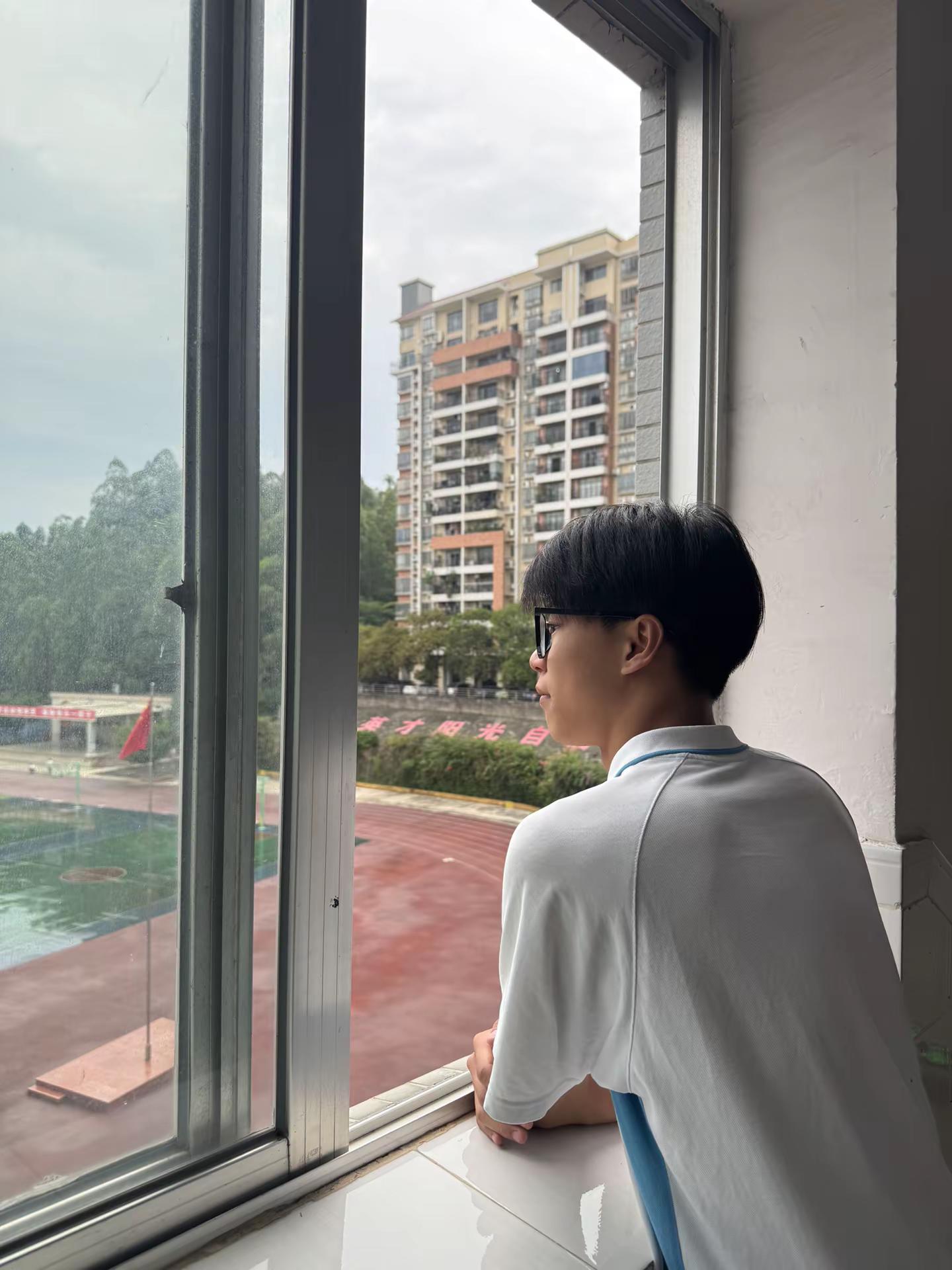你是我唯一想要的了解教室窗外的青春 纯情男高