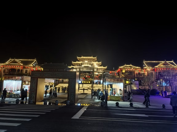 吉利中国星iHEV跨越千里提车！