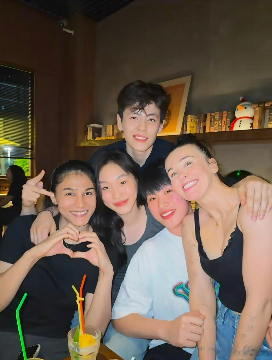 #杨舒予[超话]#晚安小羊. ​