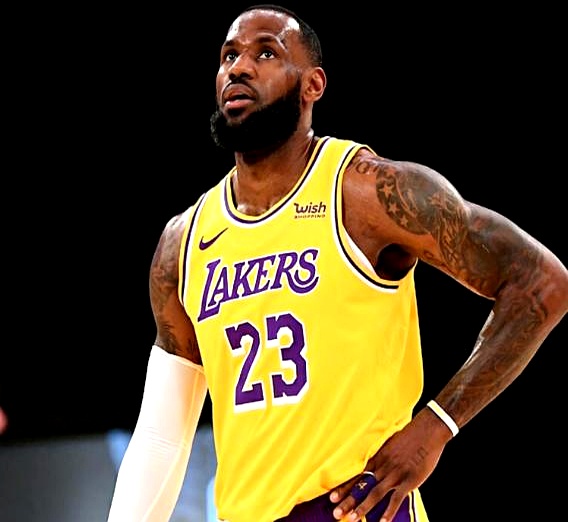 本来连胜是喜事，可两组都到3-0时反而有点尴尬：雷霆把太阳逼成3-0...