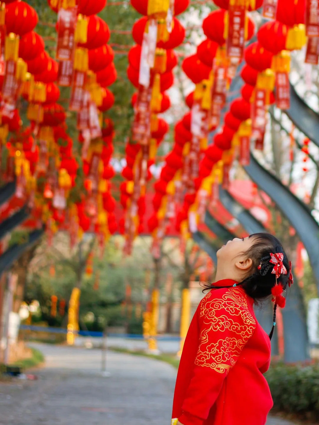 武汉市内这个地方过年超有味，🚊地铁直达！