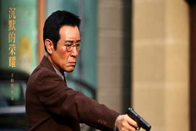 第33届金鹰奖今晚揭晓，视帝最大的看点，直接变成了于和伟和胡歌的终极对决，杨紫拿视后几乎没了悬念，这边男主角的争夺却把火药味拉满了
 

于和伟刚凭着吴石将军一角拿下白玉兰视帝，胡歌的粉丝自然觉得这次金鹰该轮到自家偶像。可业内和普通观众的呼声，这次却大面积倒向了于和伟
 

演员争到顶峰，拼的早已不