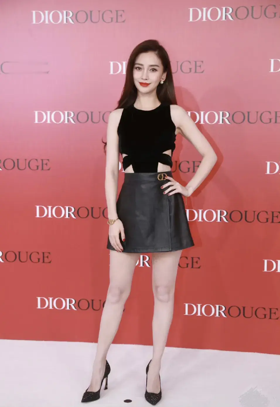 甜美可爱，身材火辣的杨颖小姐姐