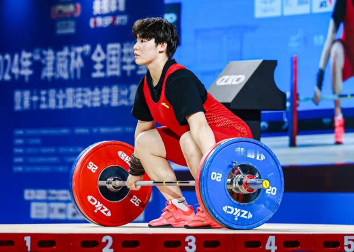 何仁秀三次抓举118公斤高居第一，金牌已是囊中物！
北京时间9月27日，亚运会举重女子77公斤级决赛，中国队选手何仁秀最后一个登场，从111公斤开始，随后提升至115公斤，第三次增加至118公斤，三次抓举均轻松完成，如此一来，领先韩国队选手8公斤高居第一，如无意外，挺举环节过后，她将为中国队摘下金牌