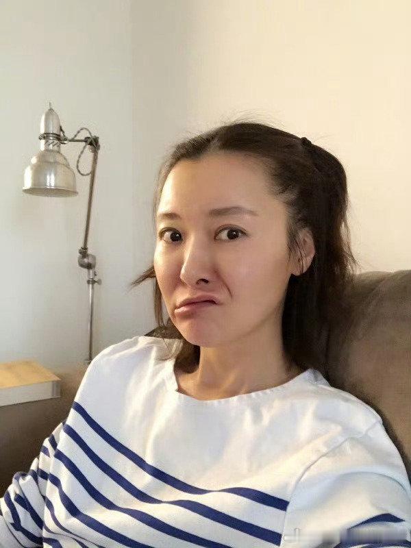 #柯蓝[超话]# 大王好喜欢这个表情[doge] ​