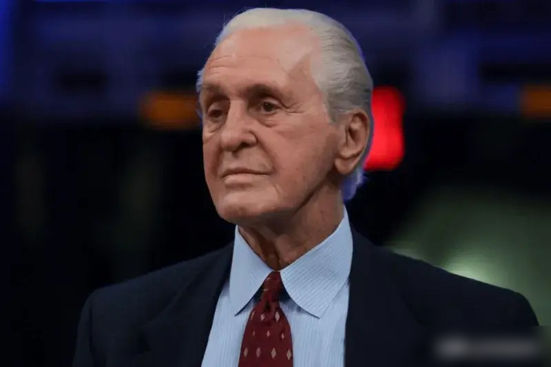 赶走韦德，送走巴特勒，81岁的帕特·莱利撂下狠话：我不会退休，我不会辞...