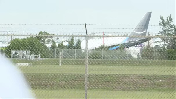 美国突发重大空难！亚马逊货机冲出跑道致5死
