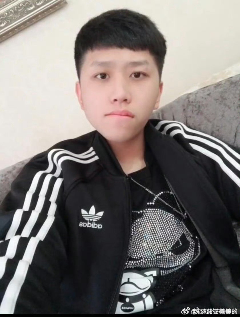 别的变形计主人公还在更新，韩安冉、崔晋、李勒优各自都有动态，王境泽却因为忘记密码停更一年。#曝王境泽忘记抖音账号密码##王境泽停更一年的原因# ​