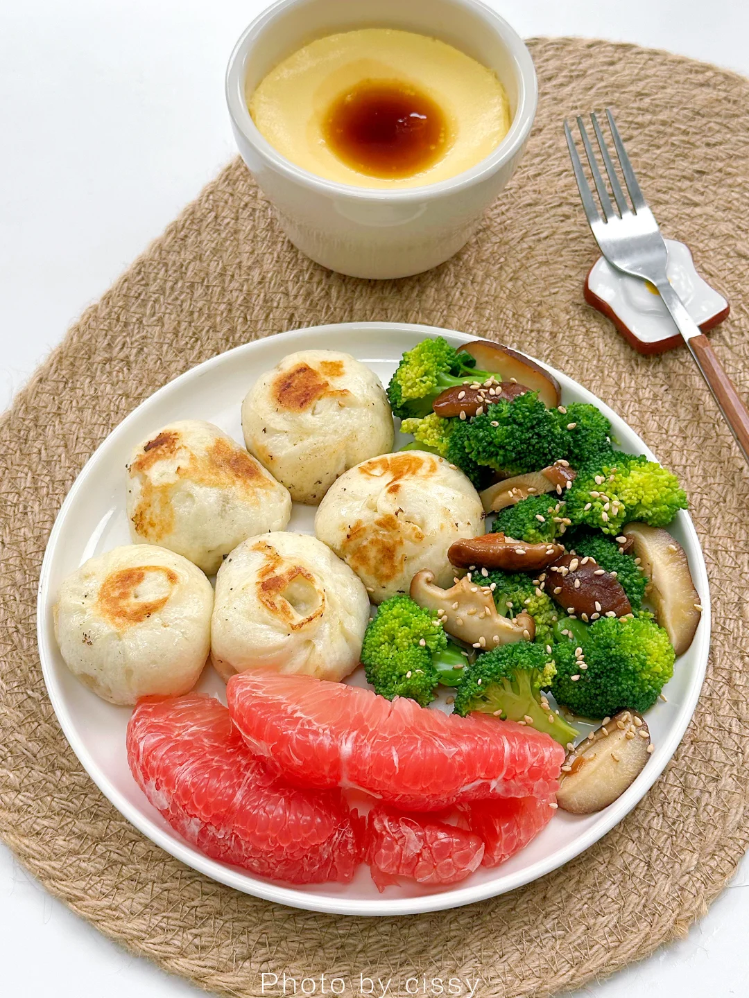 来交换早餐呀🥦今天是水煎小包子开会