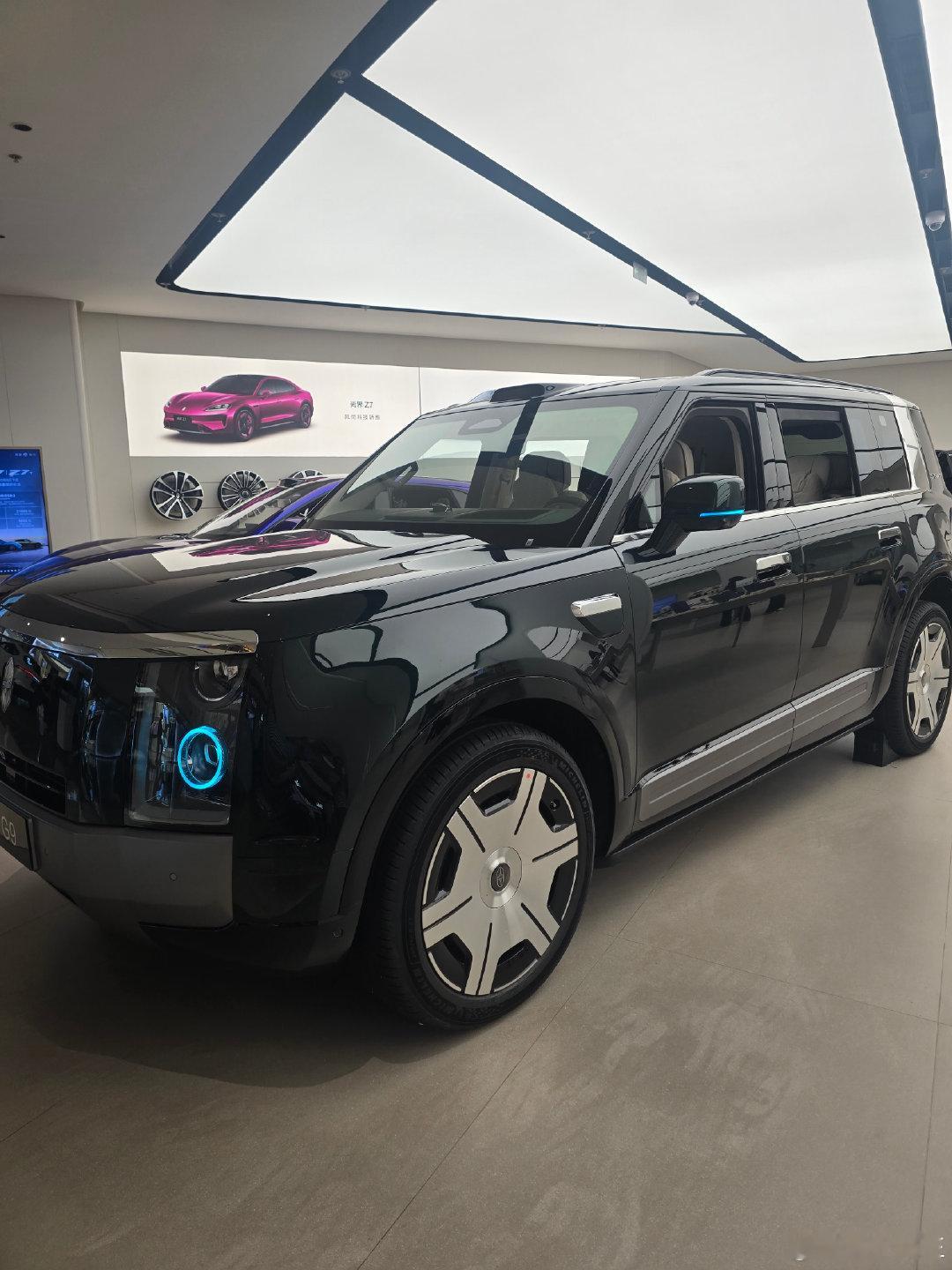 #‍随手拍##新能源汽车# 
老登表示
商场里卖车
很不习惯[二哈]  ​