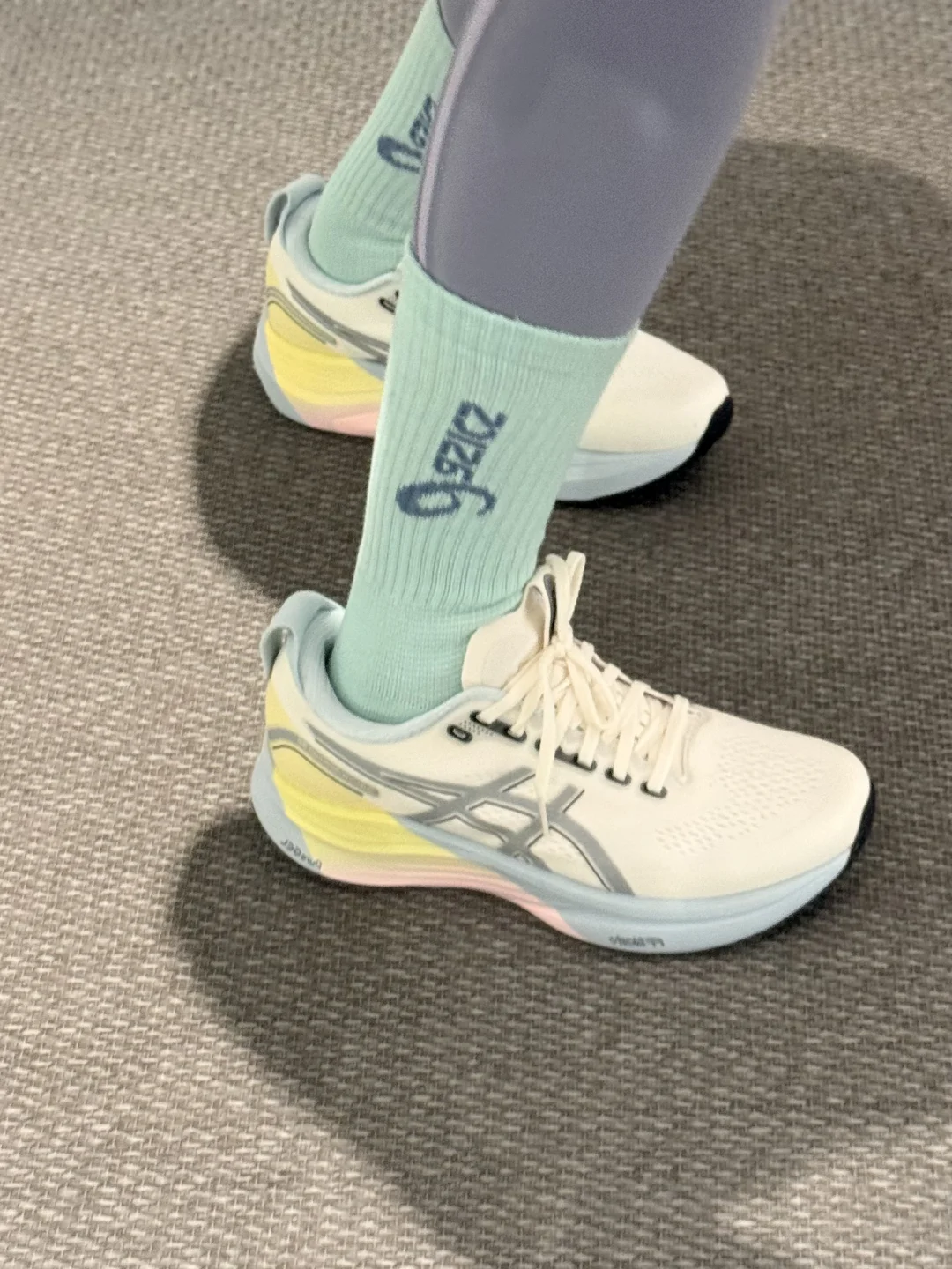 人生第一双跑鞋，谁说亚瑟士丑了👀